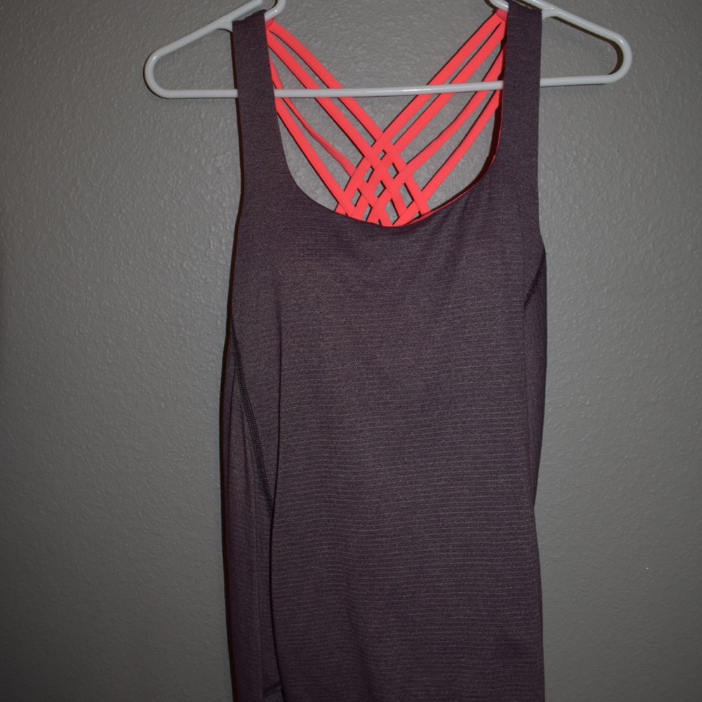 Lululemon work out tank top - size 6